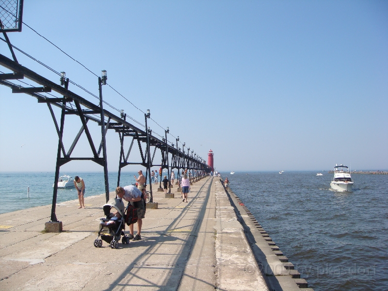 Western Michigan [2009] 010.JPG - Scenes from Grand Haven, Michigan.
